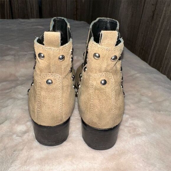 Marc Fisher real leather Women's Studded Suede Ankle Booties Size 7 - Picture 4 of 10